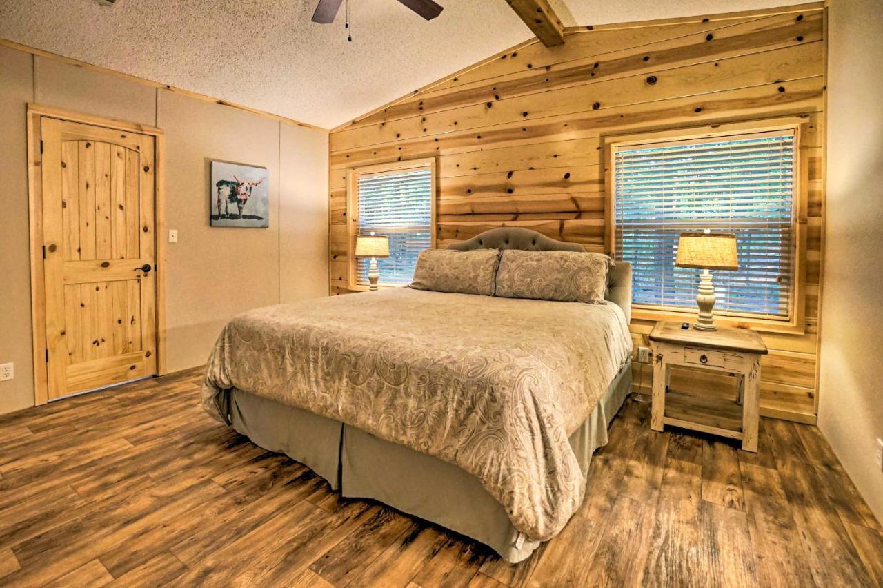 Broken Bow Oasis Hot Tub, Fire Pit And Patio Exterior foto