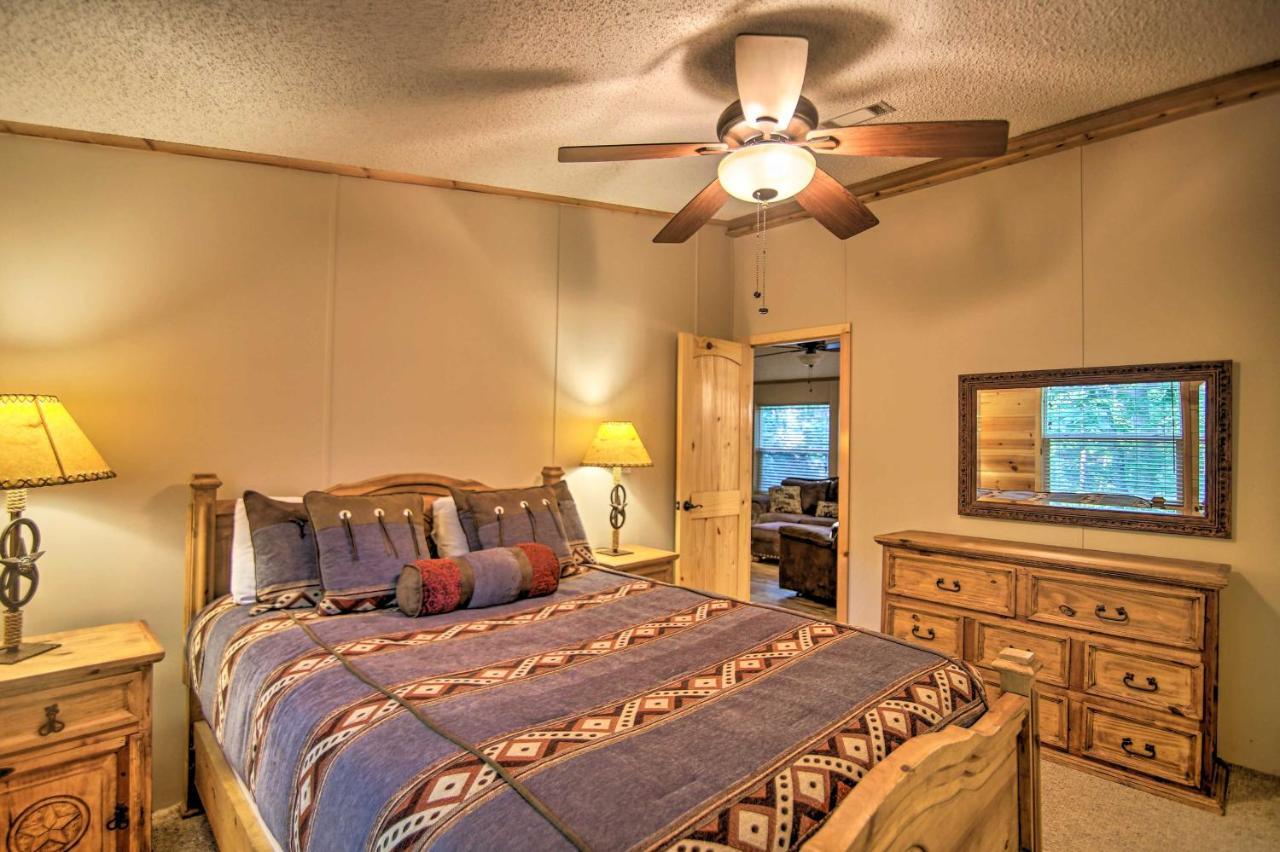 Broken Bow Oasis Hot Tub, Fire Pit And Patio Exterior foto